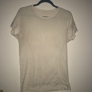 Cream lululemon work out t-shirt